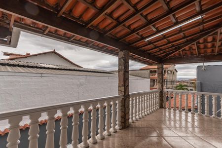 Casa para alugar com 200m², 3 quartos e 2 vagasVaranda