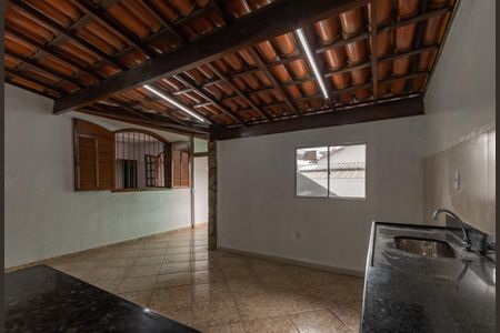 Casa para alugar com 200m², 3 quartos e 2 vagasCozinha