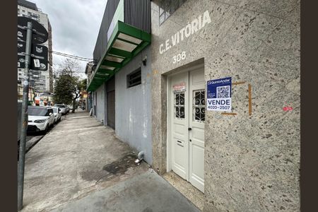 Apartamento à venda com 93m², 2 quartos e sem vaga Apartamento à venda com 93m², 2 quartos e sem vagaFachada