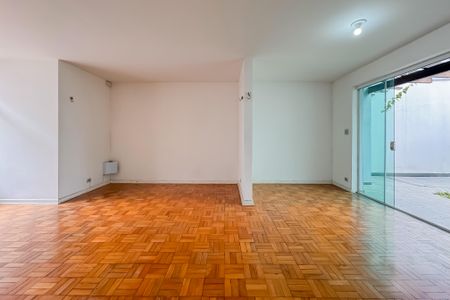 Casa à venda com 194m², 3 quartos e 2 vagas Casa à venda com 194m², 3 quartos e 2 vagasSala