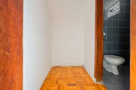 Casa à venda com 194m², 3 quartos e 2 vagas Casa à venda com 194m², 3 quartos e 2 vagasLavabo