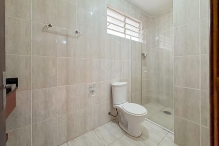 Casa à venda com 194m², 3 quartos e 2 vagas Casa à venda com 194m², 3 quartos e 2 vagasBanheiro da Suíte