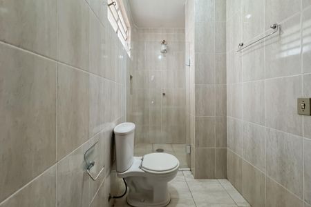 Casa à venda com 194m², 3 quartos e 2 vagas Casa à venda com 194m², 3 quartos e 2 vagasBanheiro da Suíte