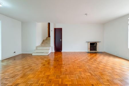 Casa à venda com 194m², 3 quartos e 2 vagas Casa à venda com 194m², 3 quartos e 2 vagasSala