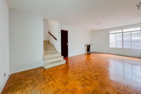 Casa à venda com 194m², 3 quartos e 2 vagas Casa à venda com 194m², 3 quartos e 2 vagasSala