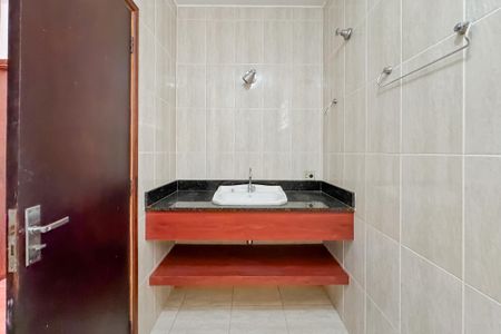 Casa à venda com 194m², 3 quartos e 2 vagas Casa à venda com 194m², 3 quartos e 2 vagasBanheiro da Suíte