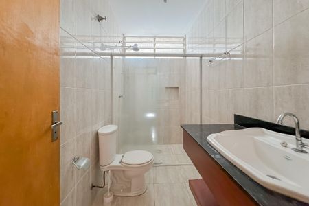 Casa à venda com 194m², 3 quartos e 2 vagas Casa à venda com 194m², 3 quartos e 2 vagasBanheiro Corredor