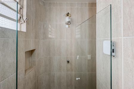 Casa à venda com 194m², 3 quartos e 2 vagas Casa à venda com 194m², 3 quartos e 2 vagasBanheiro da Suíte