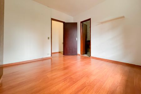 Casa à venda com 194m², 3 quartos e 2 vagas Casa à venda com 194m², 3 quartos e 2 vagasSuíte