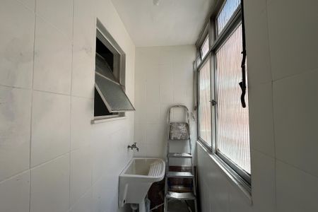 Apartamento à venda com 56m², 3 quartos e 1 vagaÁrea de Serviço