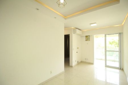 Sala de apartamento à venda com 2 quartos, 60m² em Jacarepaguá, Rio de Janeiro