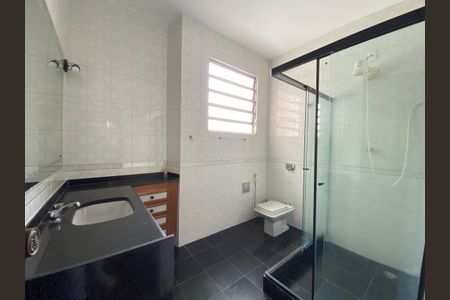 Casa à venda com 284m², 4 quartos e 8 vagasBanheiro da Suíte