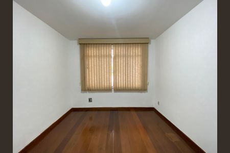 Casa à venda com 284m², 4 quartos e 8 vagasQuarto 2