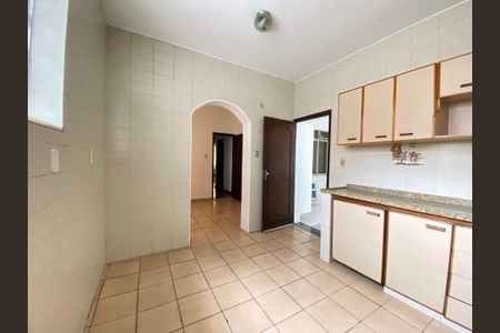 Casa à venda com 284m², 4 quartos e 8 vagasCozinha