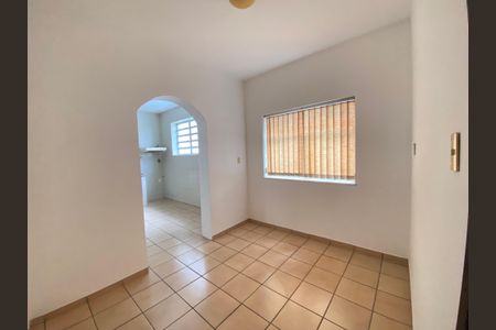 Casa à venda com 284m², 4 quartos e 8 vagasQuarto de Serviço