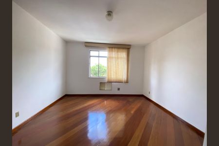 Casa à venda com 284m², 4 quartos e 8 vagasQuarto 