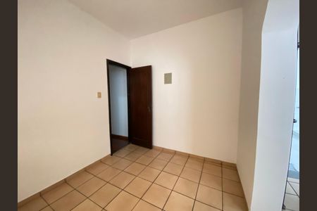 Casa à venda com 284m², 4 quartos e 8 vagasQuarto de Serviço