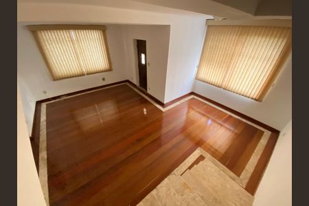 Sala de casa à venda com 4 quartos, 284m² em Del Castilho, Rio de Janeiro