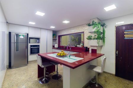 Casa à venda com 180m², 3 quartos e 2 vagas