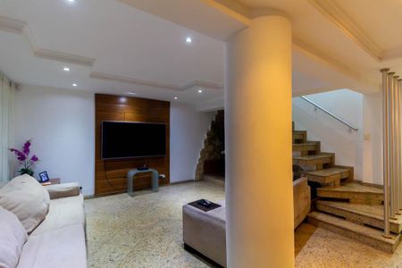 Casa à venda com 180m², 3 quartos e 2 vagas