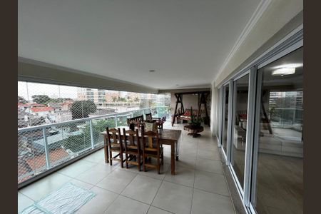 Apartamento à venda com 250m², 3 quartos e 4 vagas Apartamento à venda com 250m², 3 quartos e 4 vagasVaranda da Sala