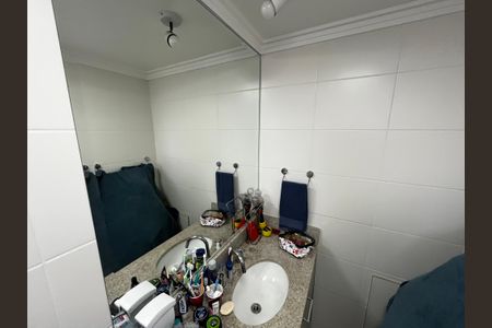 Apartamento à venda com 250m², 3 quartos e 4 vagas Apartamento à venda com 250m², 3 quartos e 4 vagasBanheiro da Suíte 3