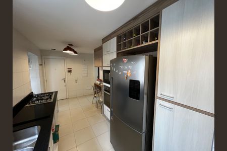 Apartamento à venda com 250m², 3 quartos e 4 vagas Apartamento à venda com 250m², 3 quartos e 4 vagasCozinha