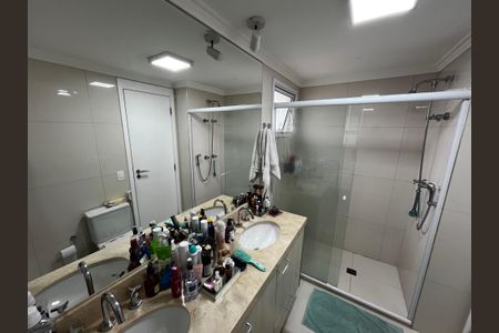 Apartamento à venda com 250m², 3 quartos e 4 vagas Apartamento à venda com 250m², 3 quartos e 4 vagasBanheiro da Suíte 1