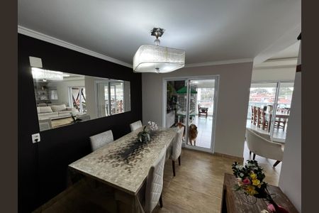 Apartamento à venda com 250m², 3 quartos e 4 vagas Apartamento à venda com 250m², 3 quartos e 4 vagasSala