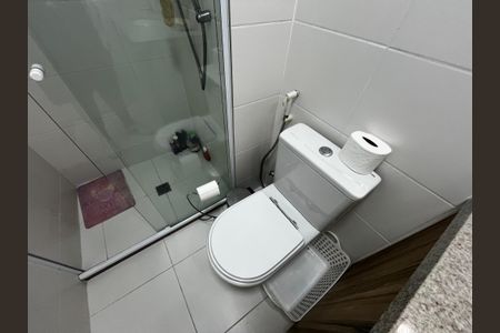 Apartamento à venda com 250m², 3 quartos e 4 vagas Apartamento à venda com 250m², 3 quartos e 4 vagasBanheiro da Suíte 2