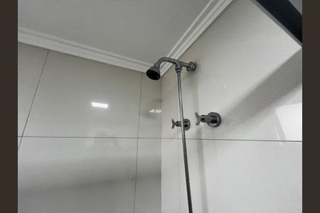 Apartamento à venda com 250m², 3 quartos e 4 vagas Apartamento à venda com 250m², 3 quartos e 4 vagasBanheiro da Suíte 1