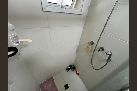 Apartamento à venda com 250m², 3 quartos e 4 vagas Apartamento à venda com 250m², 3 quartos e 4 vagasBanheiro da Suíte 2