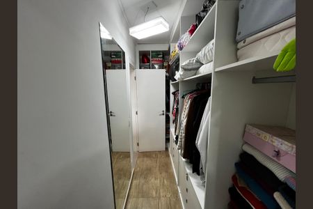 Apartamento à venda com 250m², 3 quartos e 4 vagas Apartamento à venda com 250m², 3 quartos e 4 vagasCloset da suíte 1
