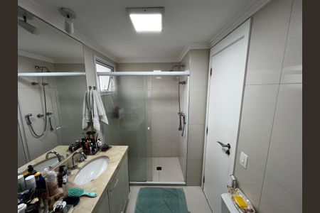 Apartamento à venda com 250m², 3 quartos e 4 vagas Apartamento à venda com 250m², 3 quartos e 4 vagasBanheiro da Suíte 1