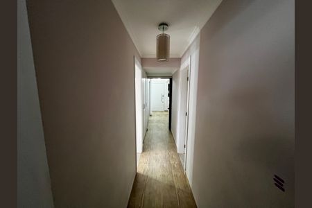 Apartamento à venda com 250m², 3 quartos e 4 vagas Apartamento à venda com 250m², 3 quartos e 4 vagasCorredor