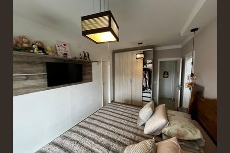 Apartamento à venda com 250m², 3 quartos e 4 vagas Apartamento à venda com 250m², 3 quartos e 4 vagasSuíte 1