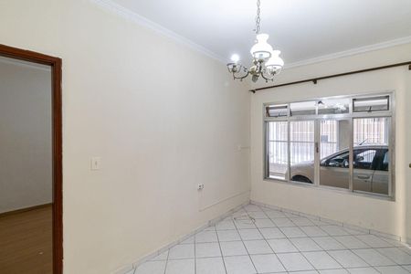 Casa à venda com 175m², 3 quartos e 2 vagas Casa à venda com 175m², 3 quartos e 2 vagasSala