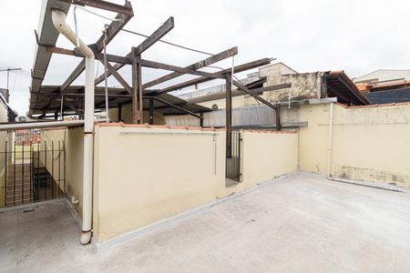 Casa à venda com 175m², 3 quartos e 2 vagas Casa à venda com 175m², 3 quartos e 2 vagasTerraço