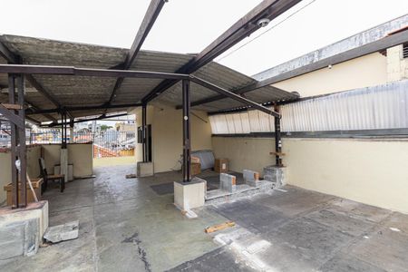 Casa à venda com 175m², 3 quartos e 2 vagas Casa à venda com 175m², 3 quartos e 2 vagasTerraço