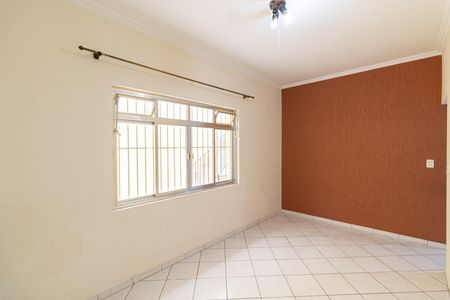 Casa à venda com 175m², 3 quartos e 2 vagas Casa à venda com 175m², 3 quartos e 2 vagasSala