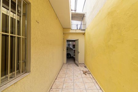 Casa à venda com 175m², 3 quartos e 2 vagas Casa à venda com 175m², 3 quartos e 2 vagasCorredor