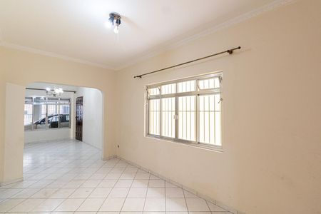 Casa à venda com 175m², 3 quartos e 2 vagas Casa à venda com 175m², 3 quartos e 2 vagasSala