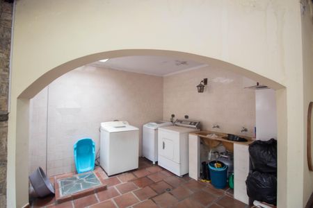 Casa à venda com 400m², 3 quartos e 6 vagas Casa à venda com 400m², 3 quartos e 6 vagasÁrea de Serviço 2