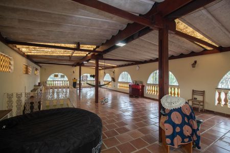 Casa à venda com 400m², 3 quartos e 6 vagas Casa à venda com 400m², 3 quartos e 6 vagasTerraço