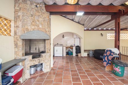 Casa à venda com 400m², 3 quartos e 6 vagas Casa à venda com 400m², 3 quartos e 6 vagasTerraço