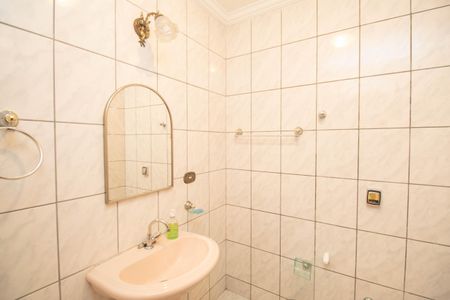 Casa à venda com 400m², 3 quartos e 6 vagas Casa à venda com 400m², 3 quartos e 6 vagasLavabo 1