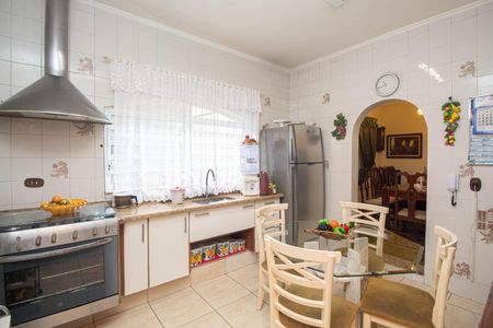 Casa à venda com 400m², 3 quartos e 6 vagas Casa à venda com 400m², 3 quartos e 6 vagasCozinha