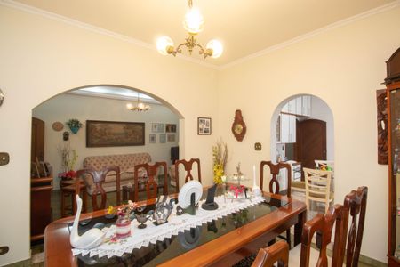 Casa à venda com 400m², 3 quartos e 6 vagas Casa à venda com 400m², 3 quartos e 6 vagasSala 3