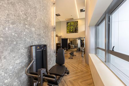 Apartamento à venda com 239m², 4 quartos e 4 vagas Apartamento à venda com 239m², 4 quartos e 4 vagasÁrea comum - Academia