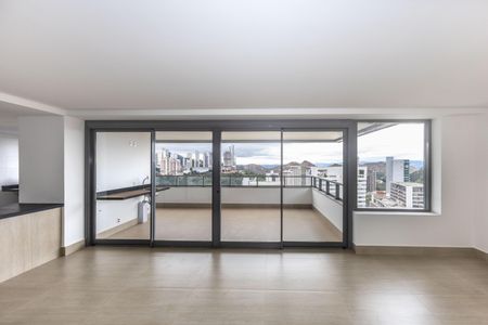 Apartamento à venda com 240m², 4 quartos e 4 vagas Apartamento à venda com 240m², 4 quartos e 4 vagasSala 1